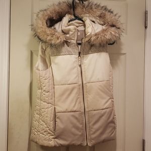 Removable faux fur hood puffer vest